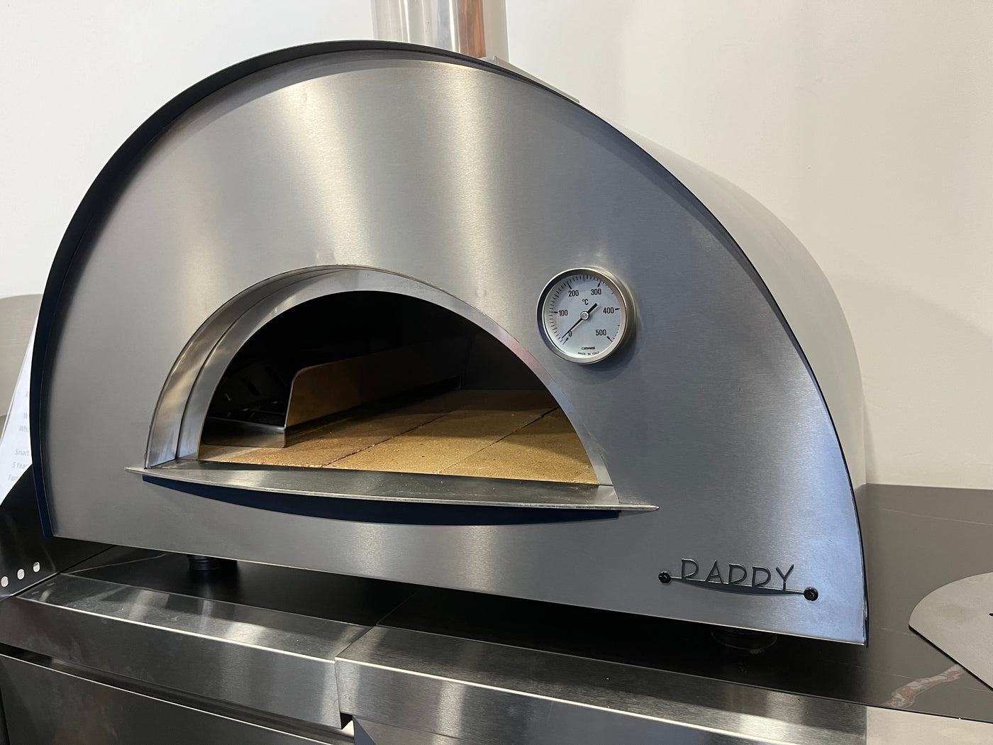 CHRISTMAS AND NEW YEAR SALE: Little Daddy Commercial Grade Wood fired Pizza Oven. £100 OFF and FREE Pizza Peel