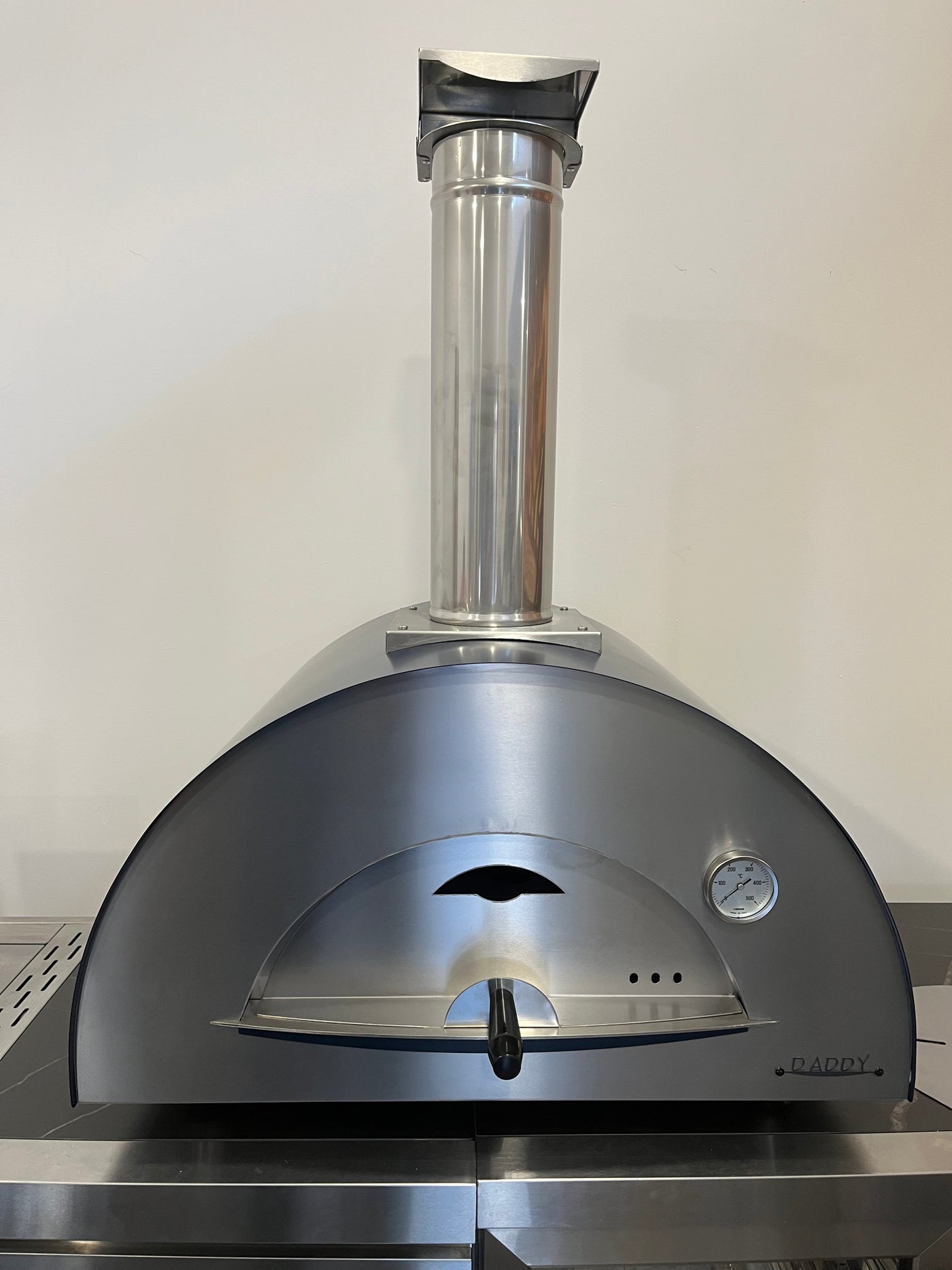 CHRISTMAS AND NEW YEAR SALE: Little Daddy Commercial Grade Wood fired Pizza Oven. £100 OFF and FREE Pizza Peel