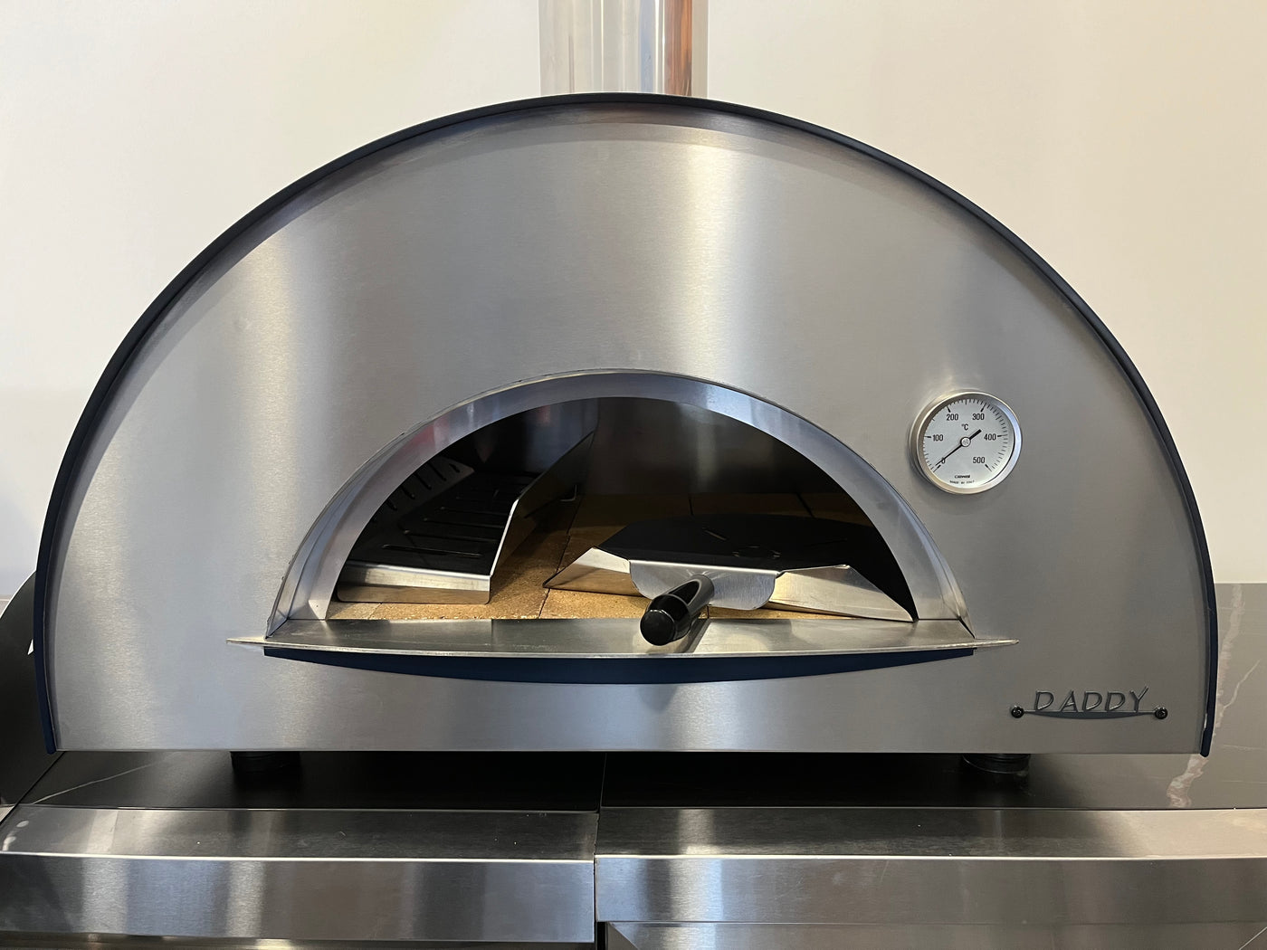 CHRISTMAS AND NEW YEAR SALE: Little Daddy Commercial Grade Wood fired Pizza Oven. £100 OFF and FREE Pizza Peel