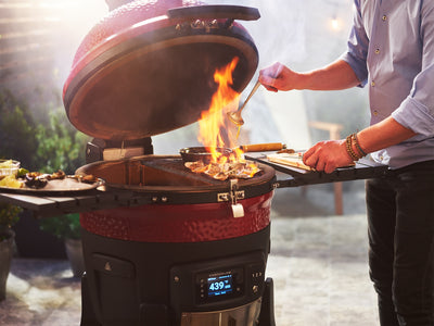 Kamado Joe Konnected Joe Digital Ceramic Charcoal Grill and Smoker With FREE Heatproof Gloves. Only £1999