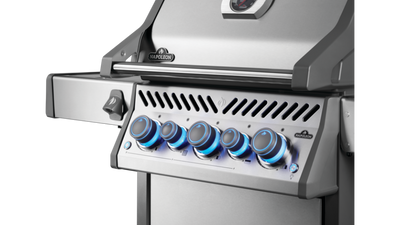 Napoleon Rogue *NEW MODEL* PRO-S 425 3 Burner with Side "Sizzle Zone" steak burner. £1234.99