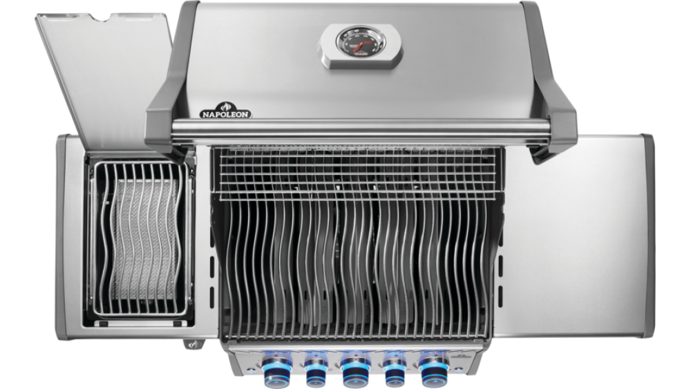 Napoleon Rogue *NEW MODEL* PRO-S 425 3 Burner with Side "Sizzle Zone" steak burner. £1234.99